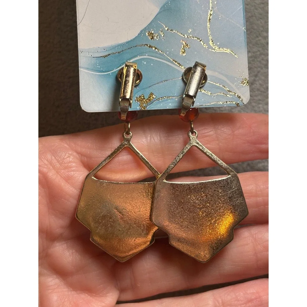 N/A these gold